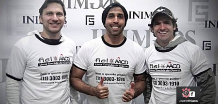 Inimigos da HP participa da campanha 'Fiel AACD, uma torcida de garra'